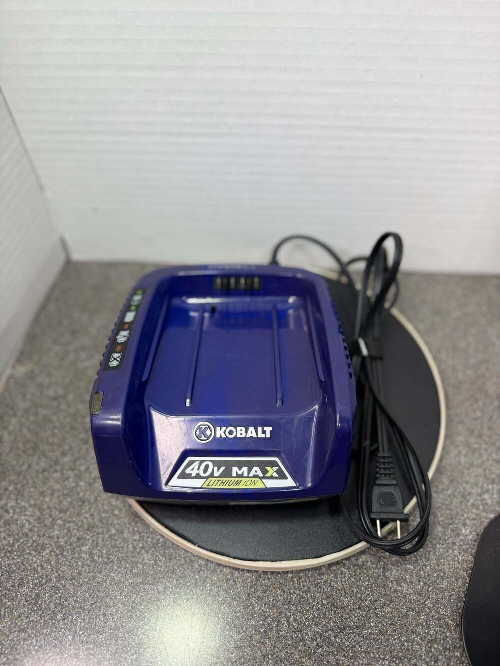 Kobalt KRC 60-06 40V Max Lithium-Ion Battery Charger